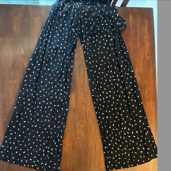 Lulus Wide leg Jumpsuit Black White Fine Print Open Back Ruffle Shoulder S - Picture 14 of 16